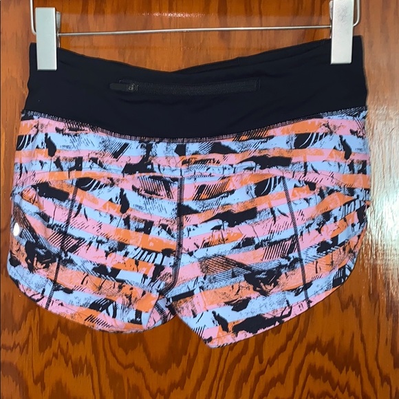 Lululemon Speed up short 2.5 - Picture 2 of 5